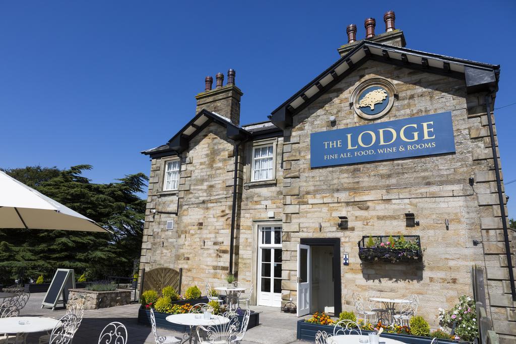 The Lodge Lancaster Exterior photo